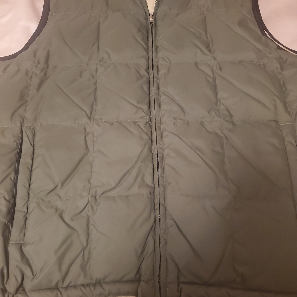 Eddie Bauer XL  Green Puffer Vest